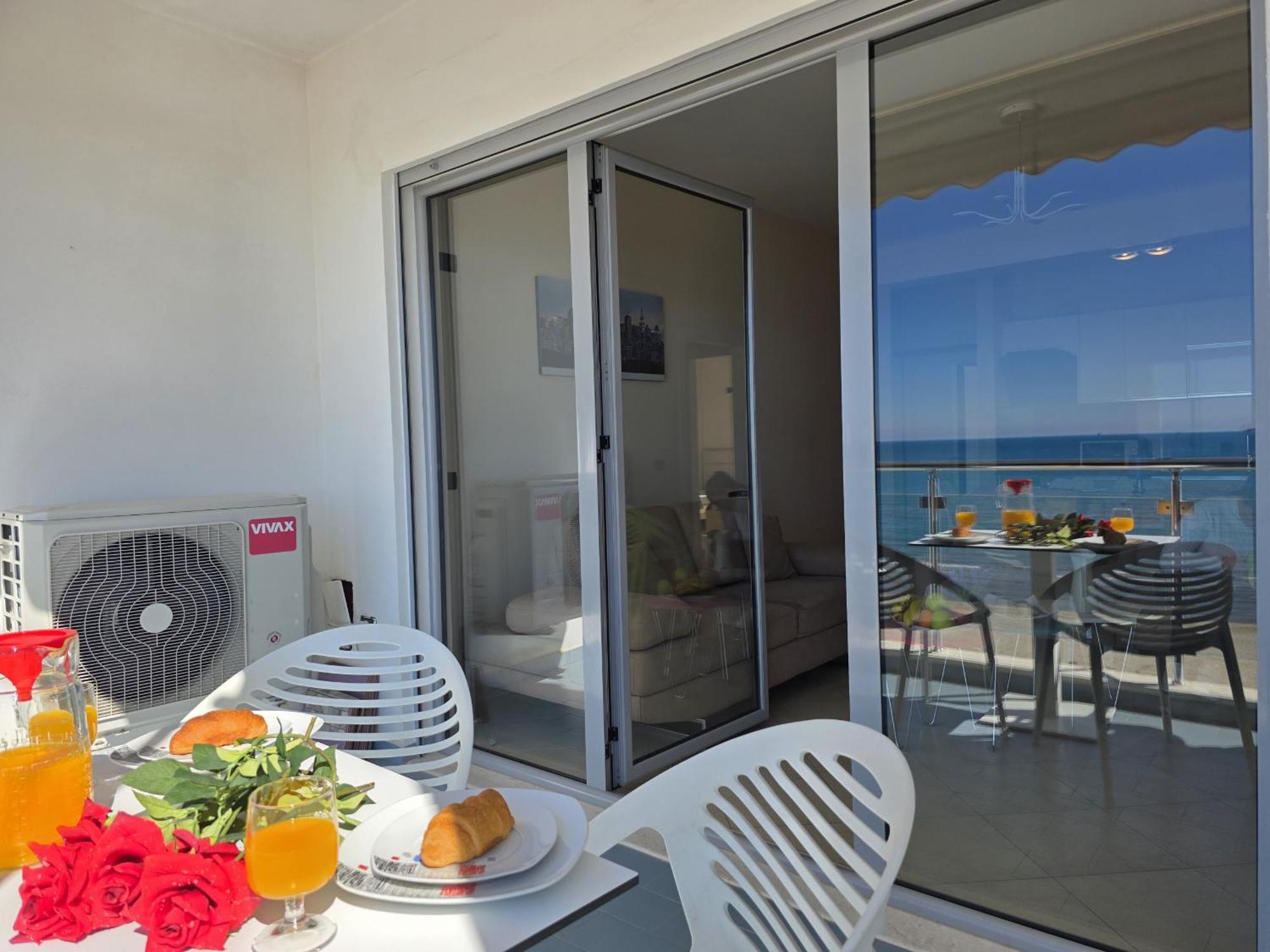 Brisa Del Mar Beachfront 公寓 Durres